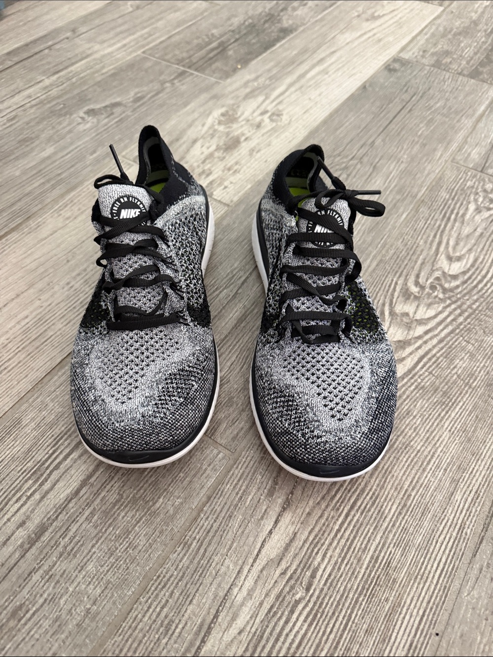 Nike Flyknit Trainers in Black, Gray and White size 9.5 - Picture 2 of 6